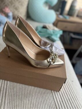 Steve Madden Gold Chain-Accent Pointed-Toe Pumps